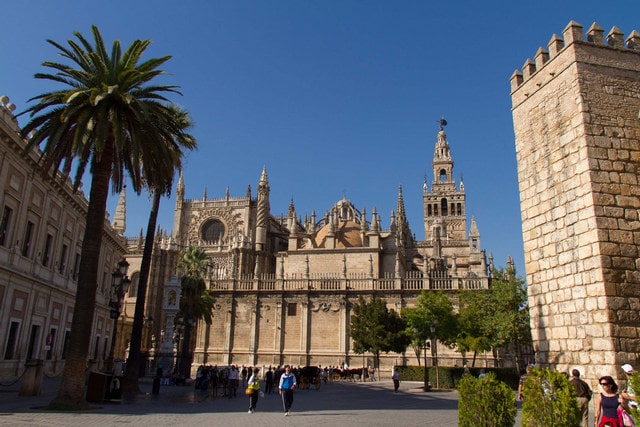 برج الخيرالدا اهم معالم السياحة في اسبانيا