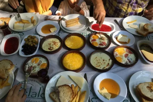 مطاعم فطور في سبانجا مطعم شلال المعشوقية