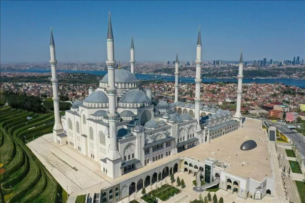 تشامليجا جامع الاماكن السياحية في اسطنبول الاسيوية
