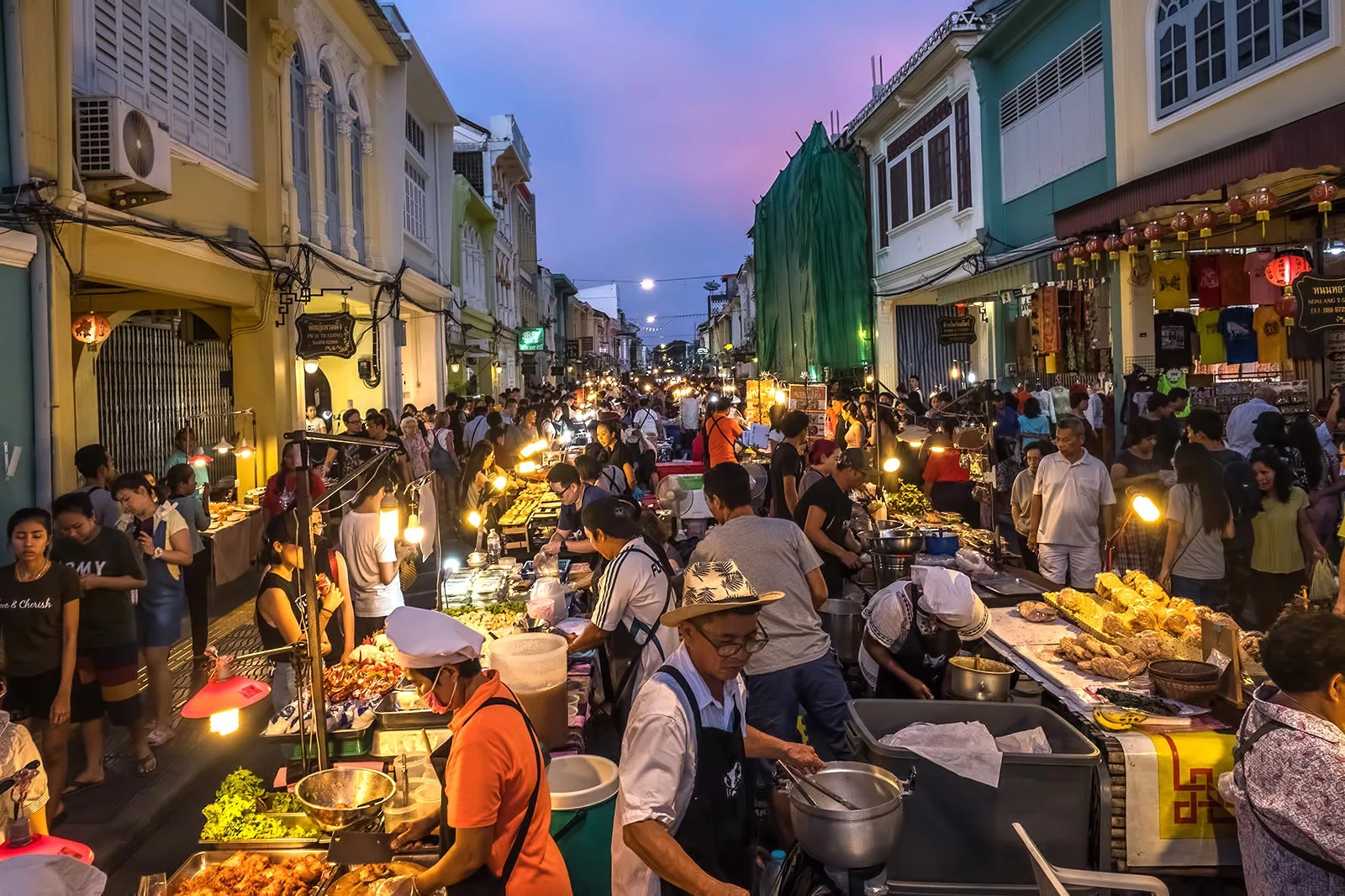 السوق الليلي في بوكيت