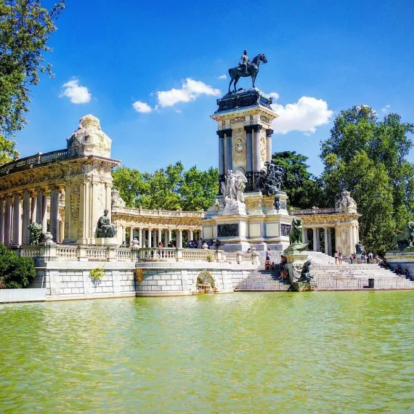 10 من اجمل منتزهات مدريد حديقة الريتريو
